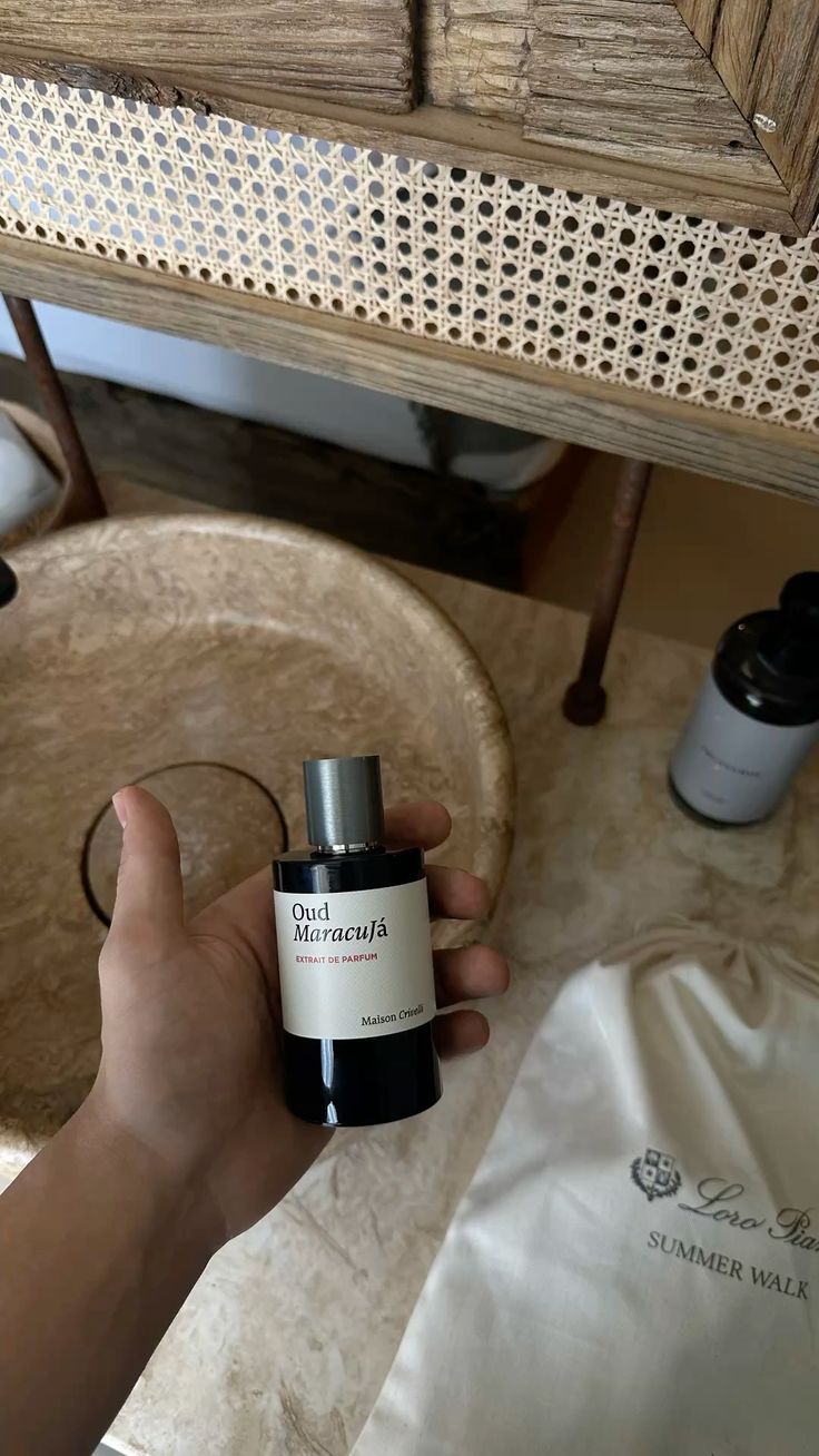 Maison Crivelli Oud Maracuja Extrait de Parfum